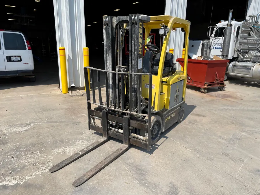Hyster E45XN-27 Forklift #10882 - view 2