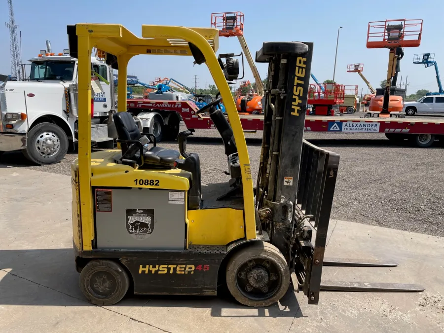 Hyster E45XN-27 Forklift #10882 - view 1