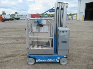 genie-gr20-vertical-mast-lift-11641-1-900x675-1