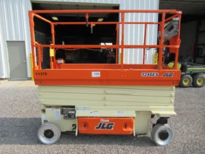 jlg-3246es-scissor-lift-11378-1-900x675-1
