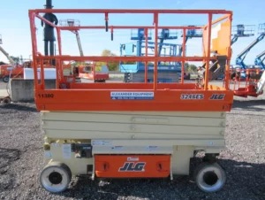 jlg-3246es-scissor-lift-11380ab-1-900x677-1
